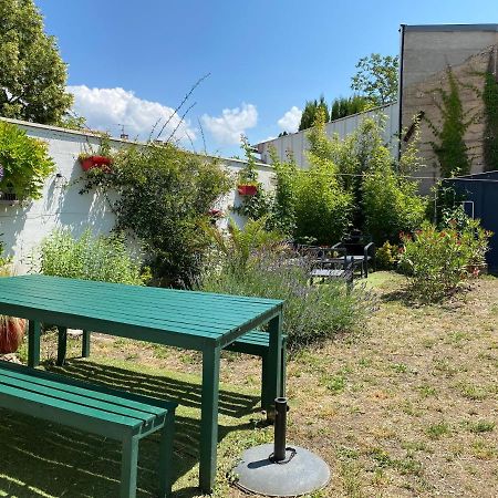Cote Court Bed & Breakfast LʼIsle-sur-la-Sorgue Eksteriør bilde