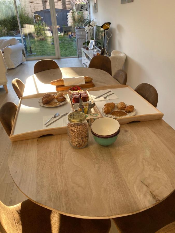 Cote Court Bed & Breakfast LʼIsle-sur-la-Sorgue Eksteriør bilde