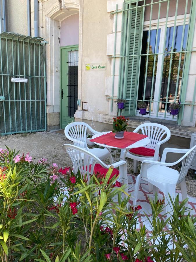 Cote Court Bed & Breakfast LʼIsle-sur-la-Sorgue Eksteriør bilde