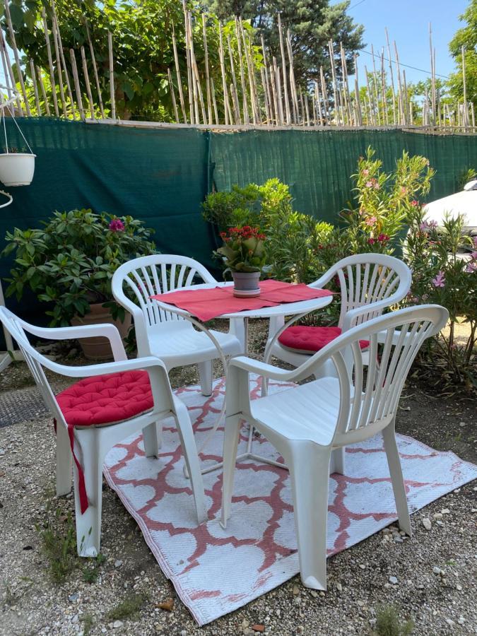 Cote Court Bed & Breakfast LʼIsle-sur-la-Sorgue Eksteriør bilde
